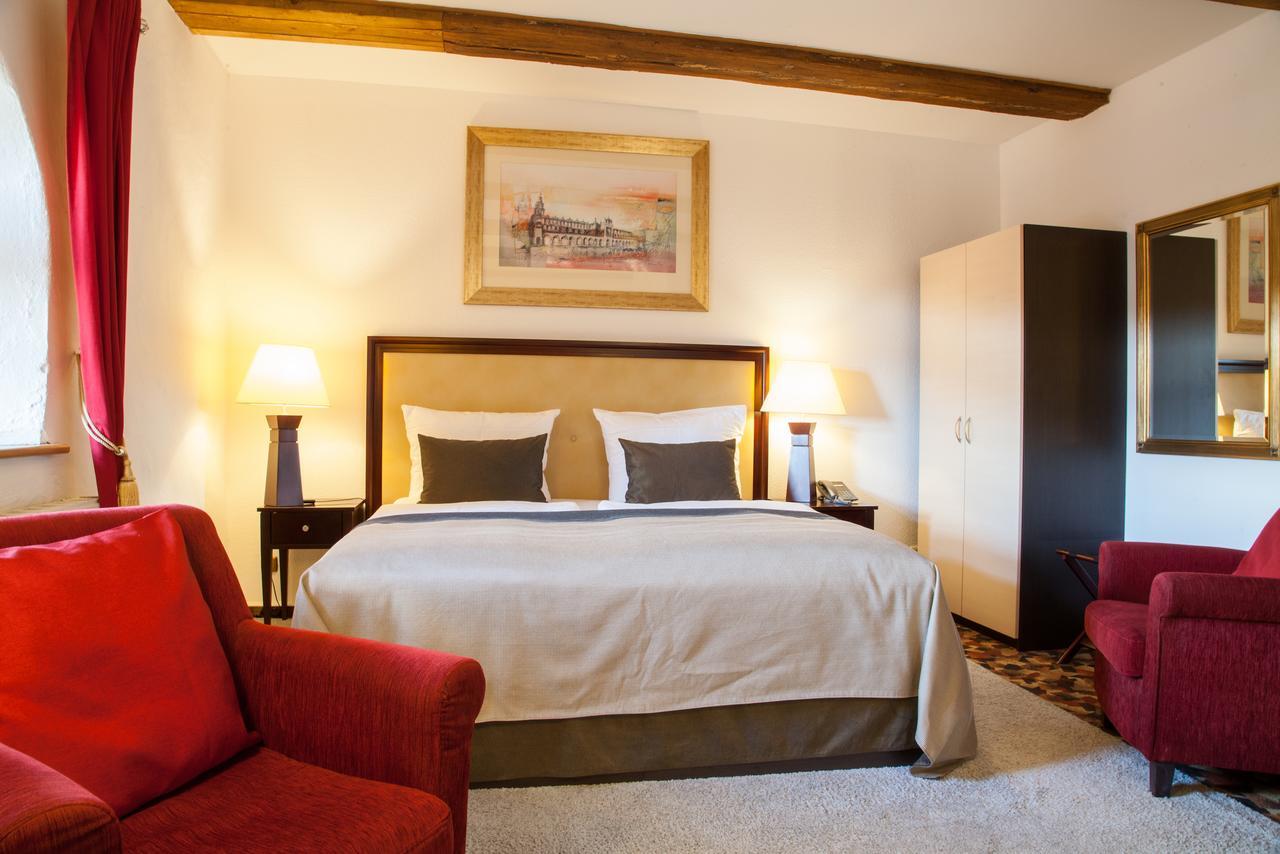 Burghotel Bad Belzig Бельциг Экстерьер фото